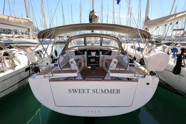 Segelboot Charter in Kaštela: Hanse 388 - Sweet Summer