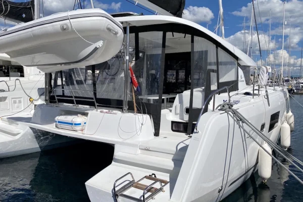 Katamaran Charter: Lagoon 42 - Banga