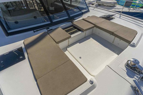 Motorkatamaran Chartern Kroatien