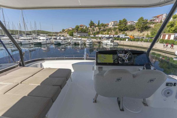 Motorkatamaran Chartern Kroatien