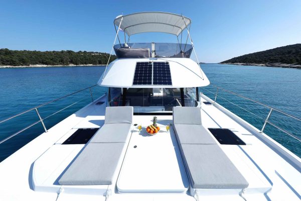 Motorkatamaran mieten