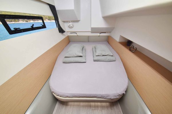 Motorkatamaran Vermietung