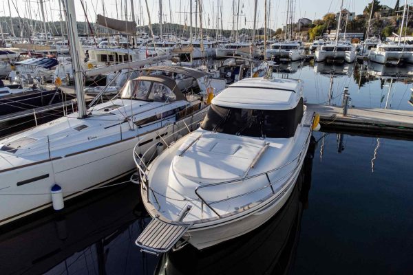Motoryacht Charter Sibenik