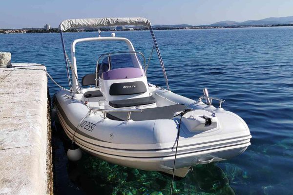 Renta a Boat Tribunj - Grand 550