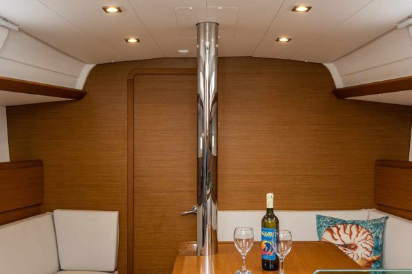 Sun Odyssey 389 - Santana