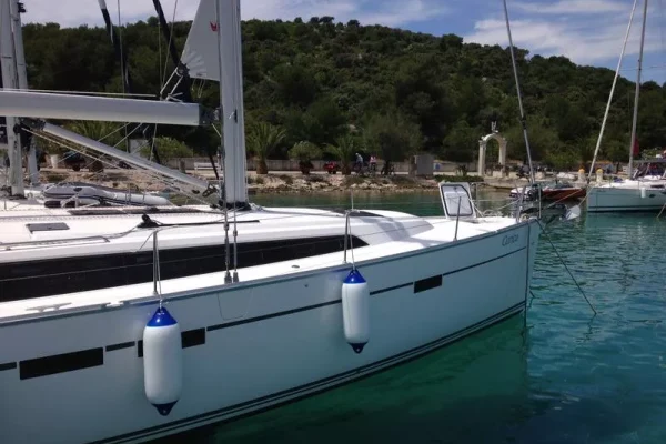 Segelyacht mieten: Bavaria 46 Cruiser - Curica