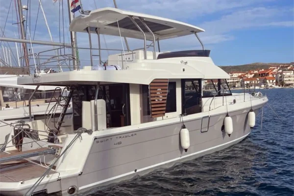 Yacht Charter in Pirovac: Swift Trawler 48 - Nereide