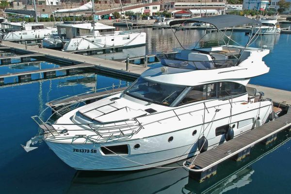 Bavaria Motoryacht mieten- VIRTESS 420 Fly