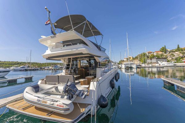 Bavaria Motoryacht mieten- VIRTESS 420 Fly