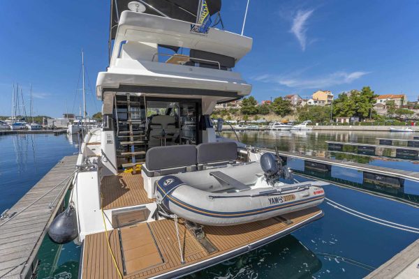 Bavaria Motoryacht mieten- VIRTESS 420 Fly