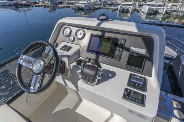 Bavaria Motoryacht mieten- VIRTESS 420 Fly