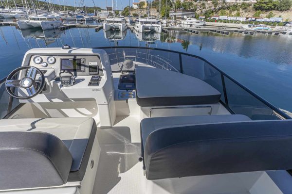 Bavaria Motoryacht mieten- VIRTESS 420 Fly